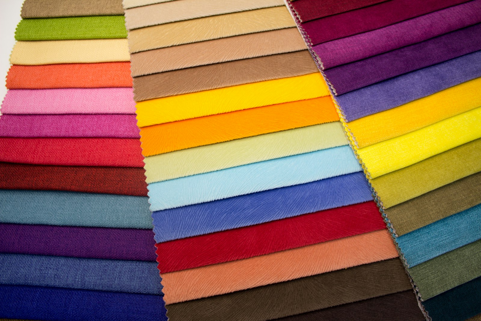 Stalen meubelstof in verschillende kleuren en structuren