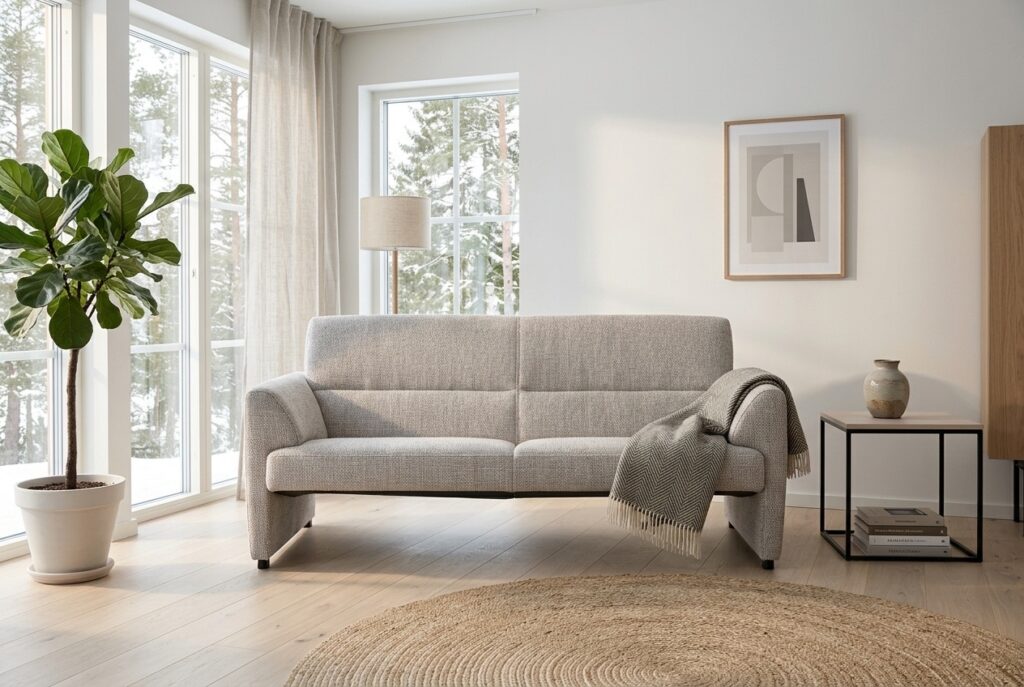 Montèl Mondi driezitter bruin in een licht scandinavisch interieur: 3-zitsbank in bruin