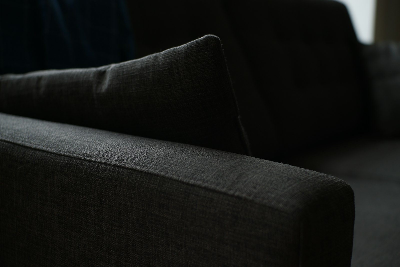 Garantie op je nieuwe bank: wat de wet je geeft en wat de winkel belooft